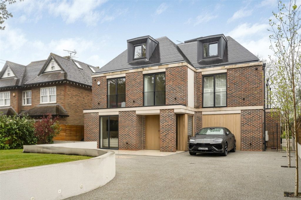 Lightoak, Barnet Road, Arkley