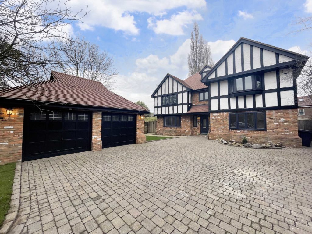 Lynford Close, Arkley