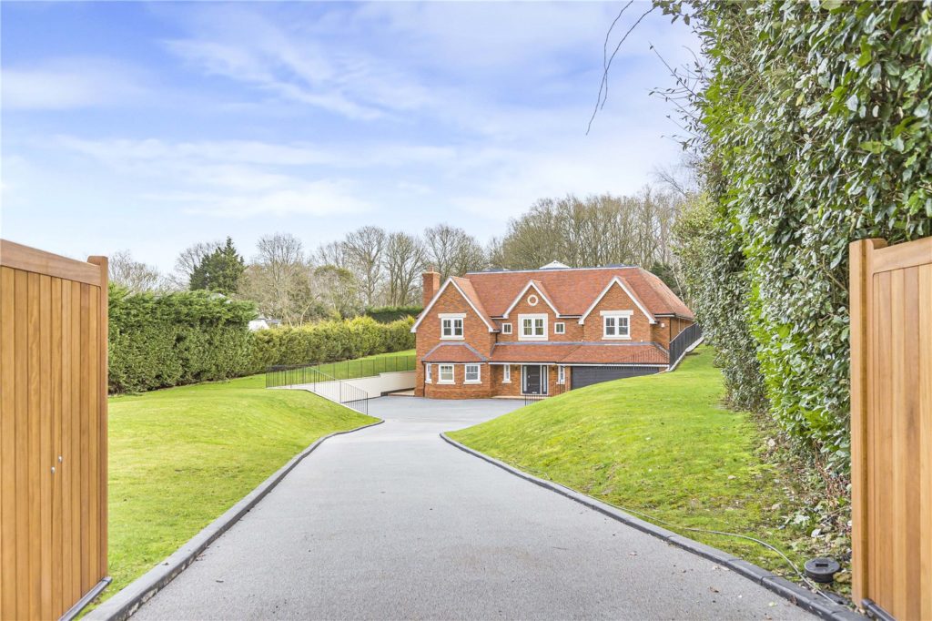 Heathbourne Road, Bushey Heath