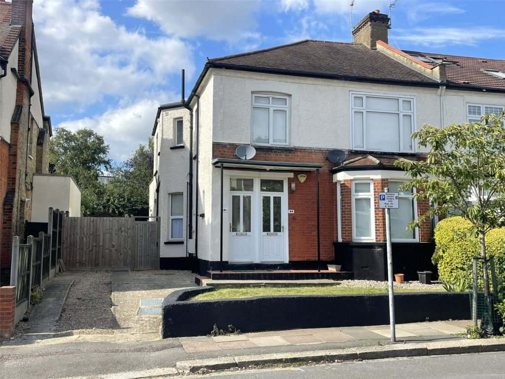 Bedford Avenue, Barnet