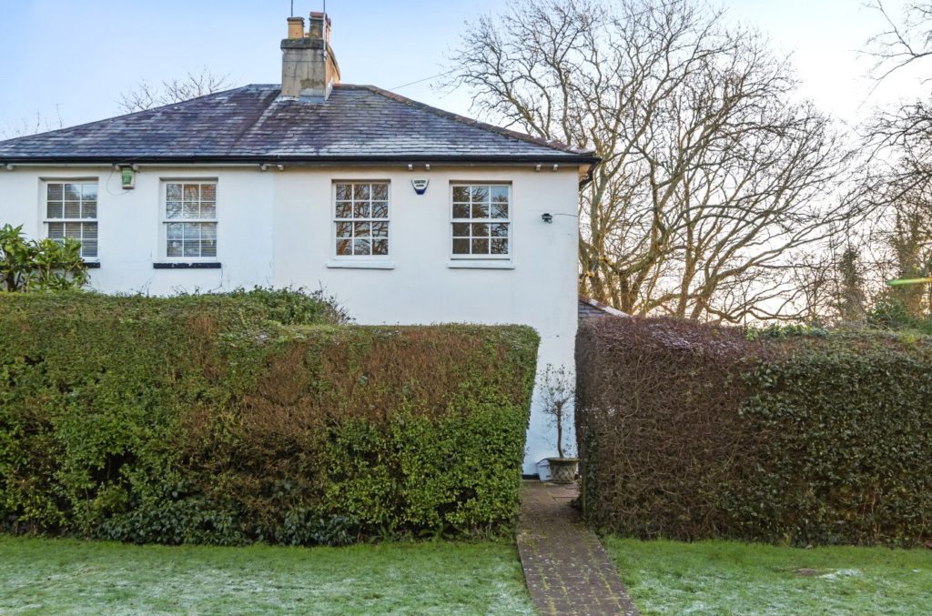 Beaconsfield Cottages, Totteridge Green